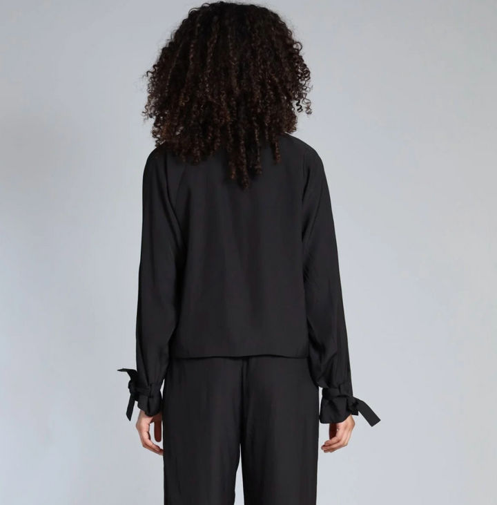 No Closure D-Satin Trench